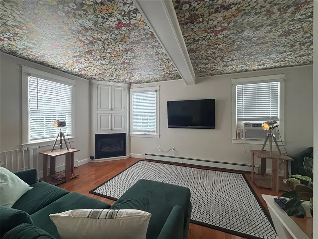 25 Mcallister Street Newport RI 02840