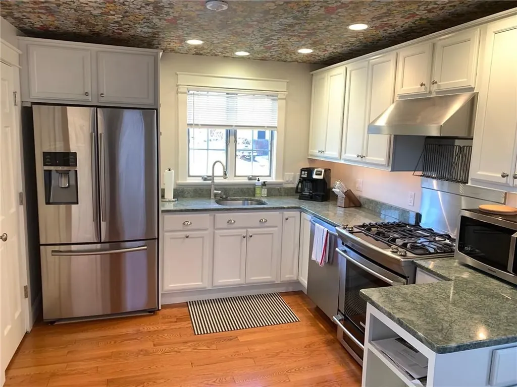 25 Mcallister Street Newport RI 02840