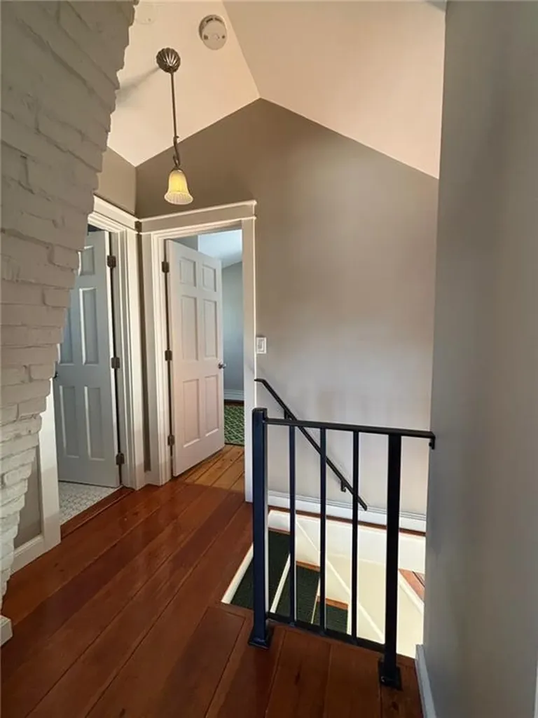 25 Mcallister Street Newport RI 02840