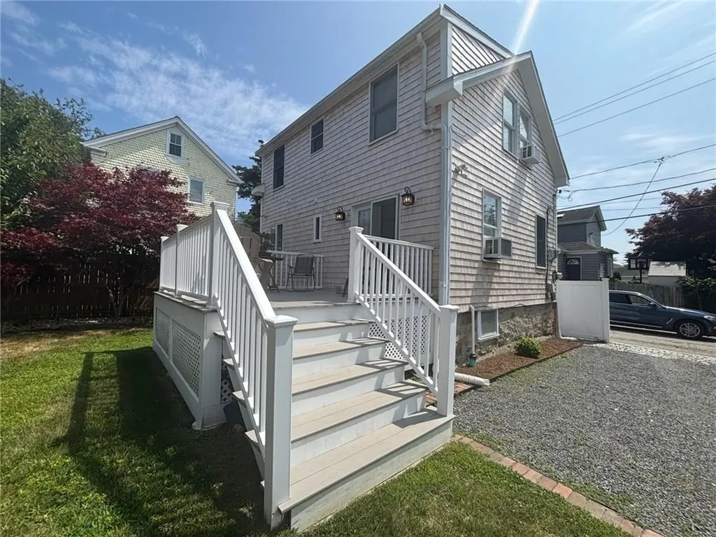 25 Mcallister Street Newport RI 02840