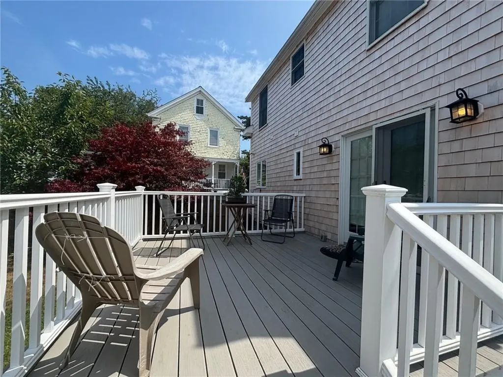 25 Mcallister Street Newport RI 02840