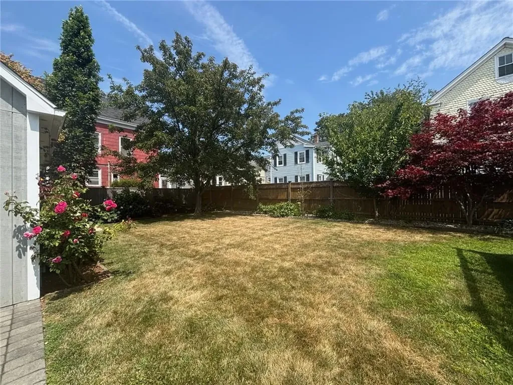 25 Mcallister Street Newport RI 02840