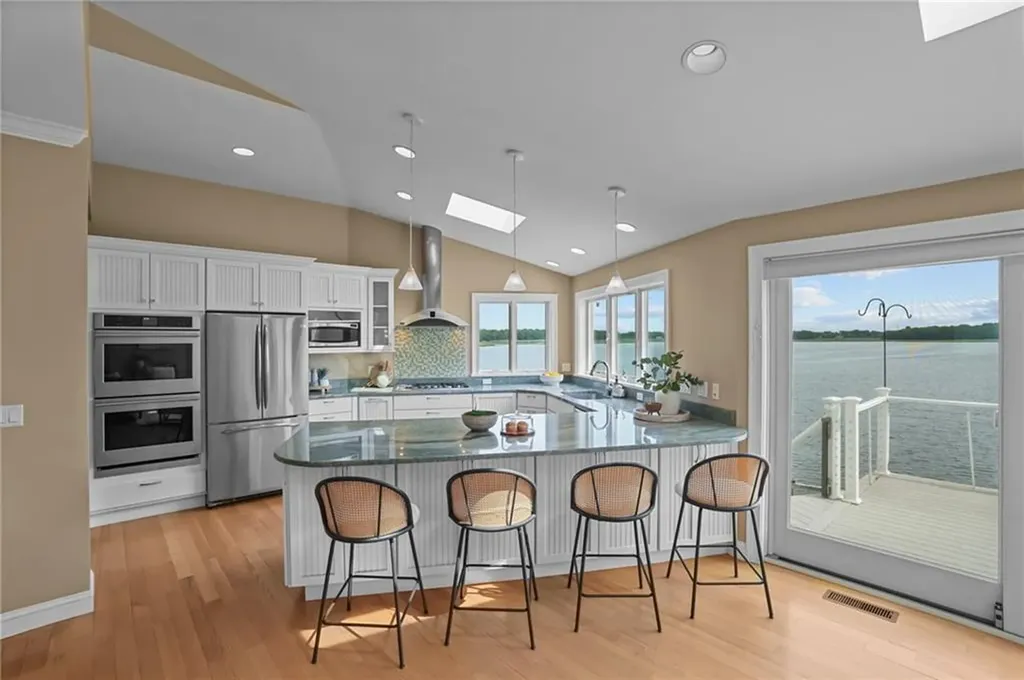 99 Boyce Avenue Barrington RI 02806