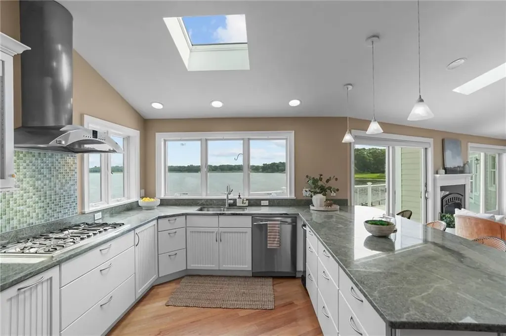 99 Boyce Avenue Barrington RI 02806