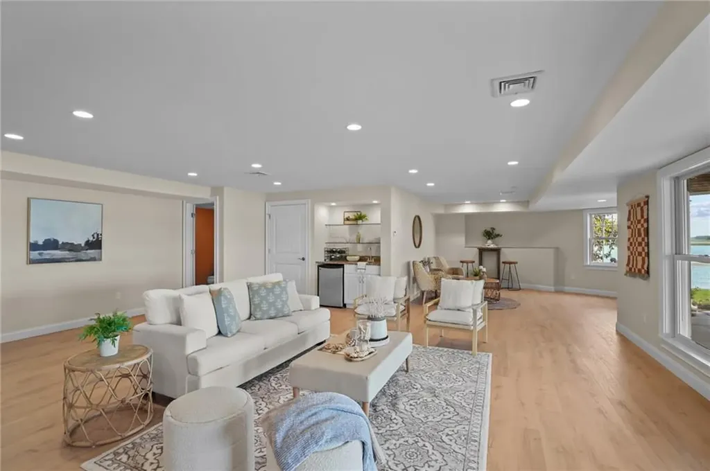 99 Boyce Avenue Barrington RI 02806