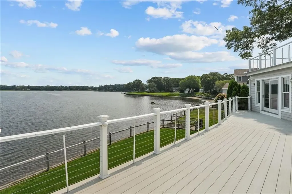 99 Boyce Avenue Barrington RI 02806