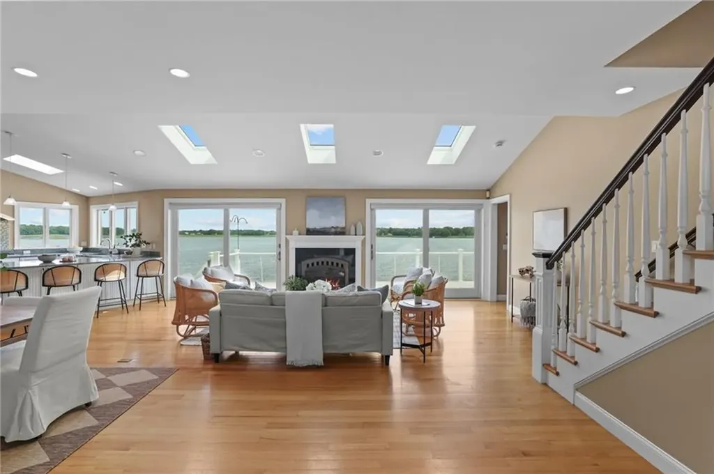 99 Boyce Avenue Barrington RI 02806