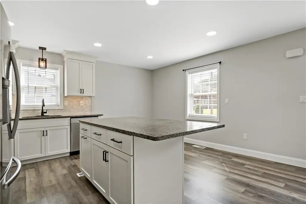 12 Henry Street Westerly RI 02891