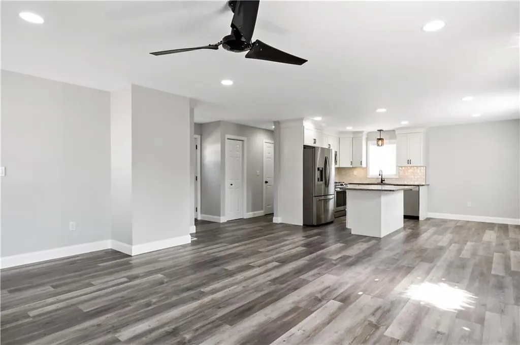 12 Henry Street Westerly RI 02891