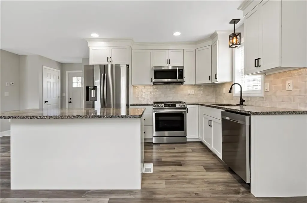 12 Henry Street Westerly RI 02891