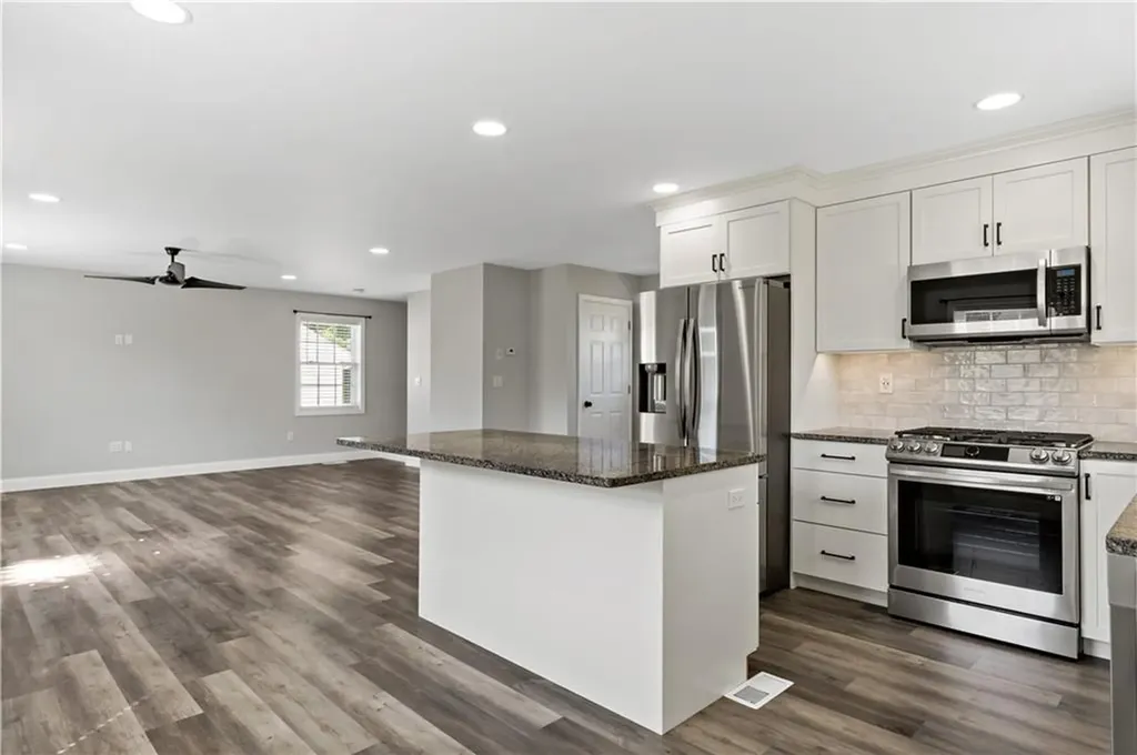 12 Henry Street Westerly RI 02891