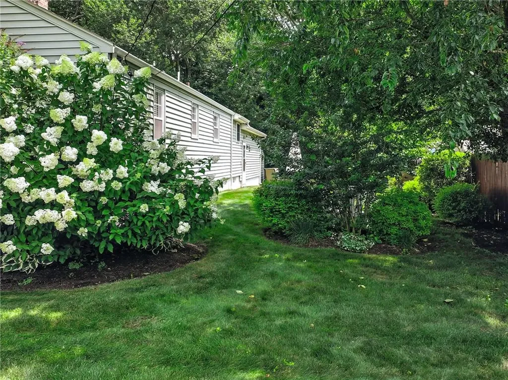 54 Novelty Road Warwick RI 02889