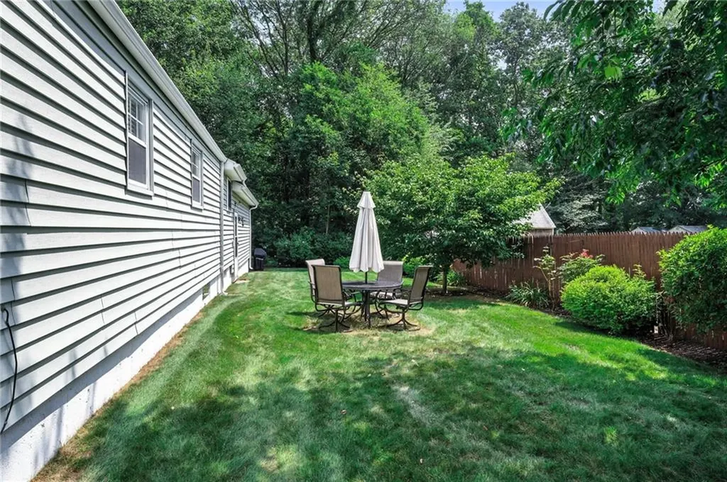 54 Novelty Road Warwick RI 02889