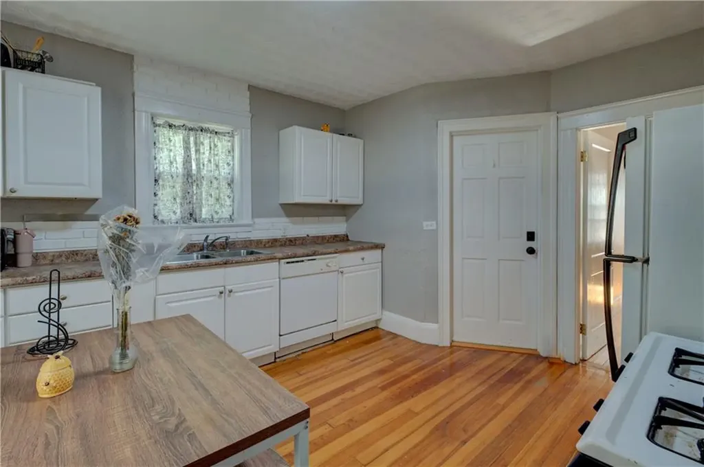 58 Cliffdale Avenue Cranston RI 02905