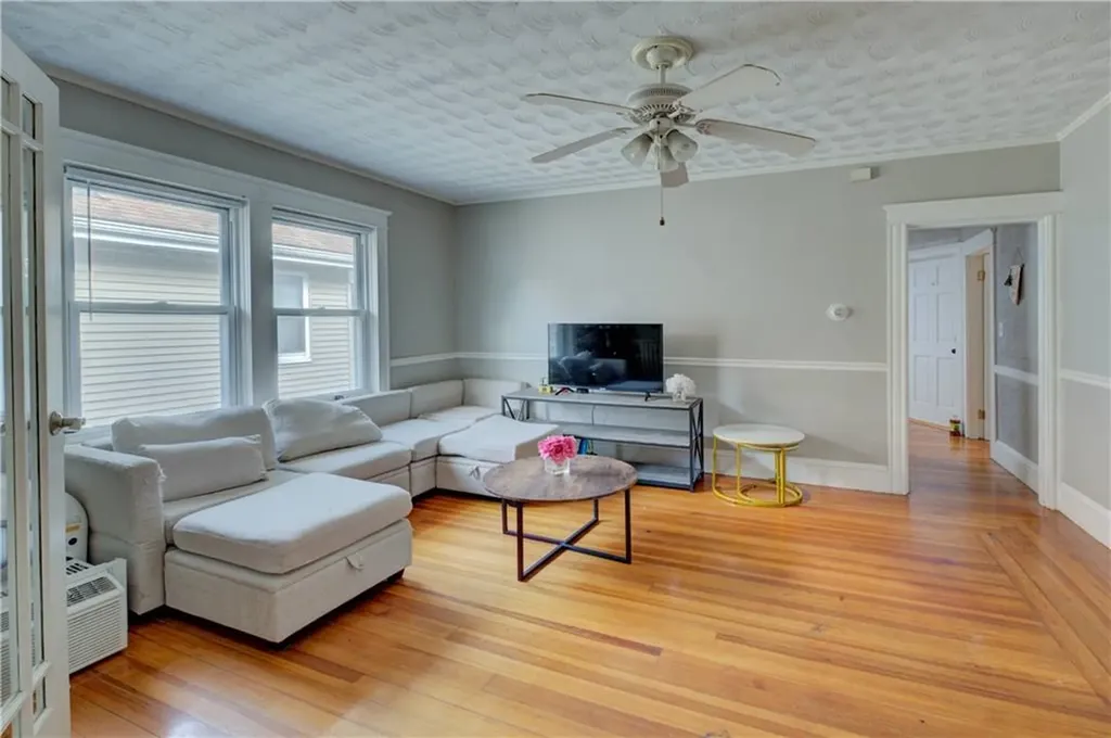 58 Cliffdale Avenue Cranston RI 02905