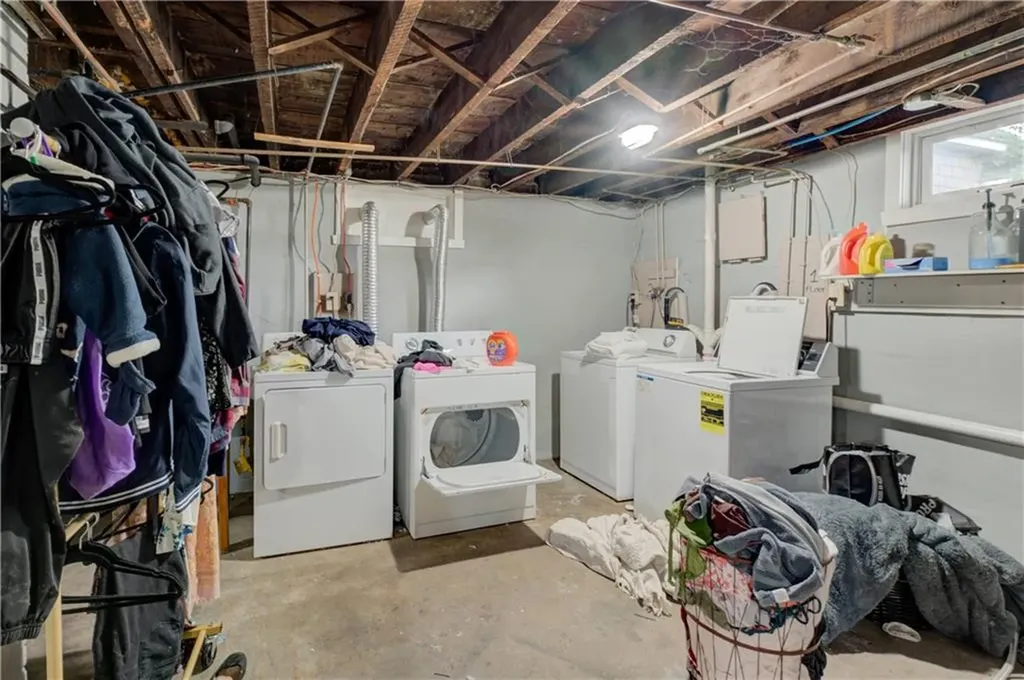 58 Cliffdale Avenue Cranston RI 02905