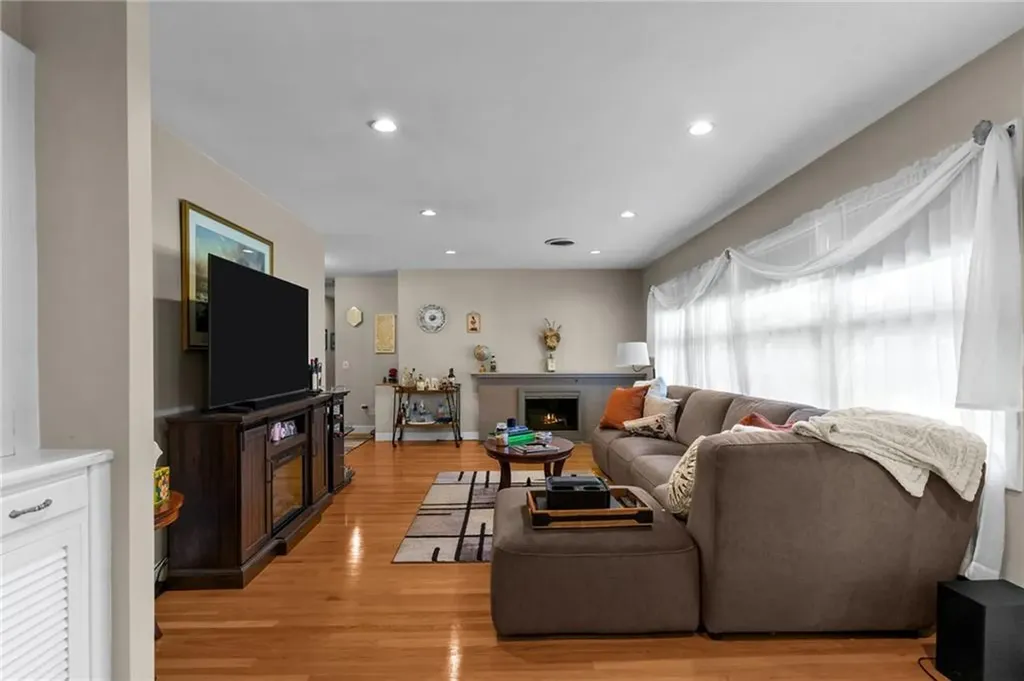 220 Deerfield Road Cranston RI 02920