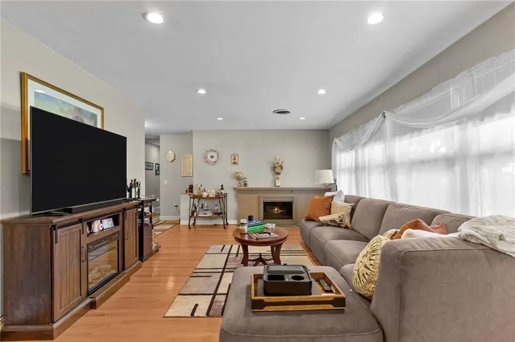 220 Deerfield Road Cranston RI 02920