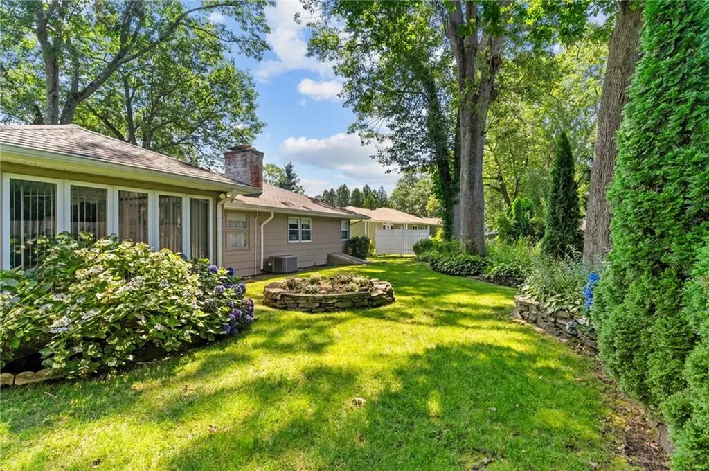 220 Deerfield Road Cranston RI 02920