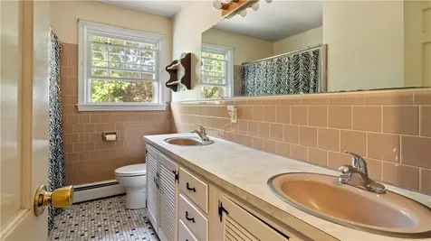 5 Fishing Cove Road North Kingstown RI 02852