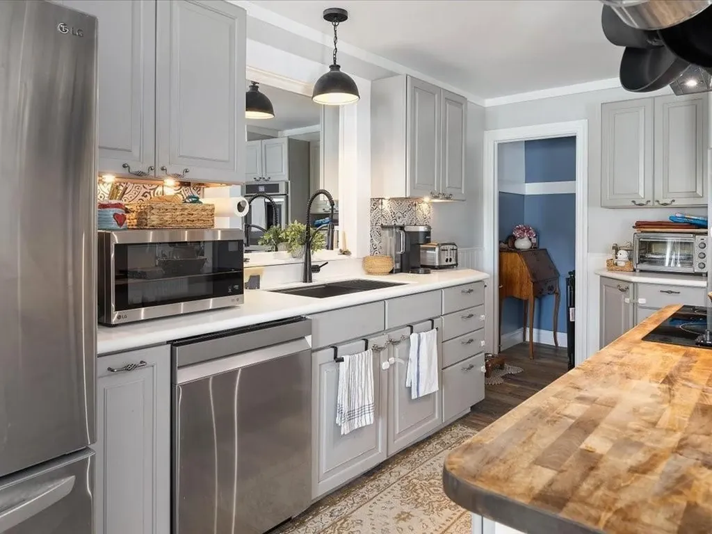 96 Ashaway Road Westerly RI 02891