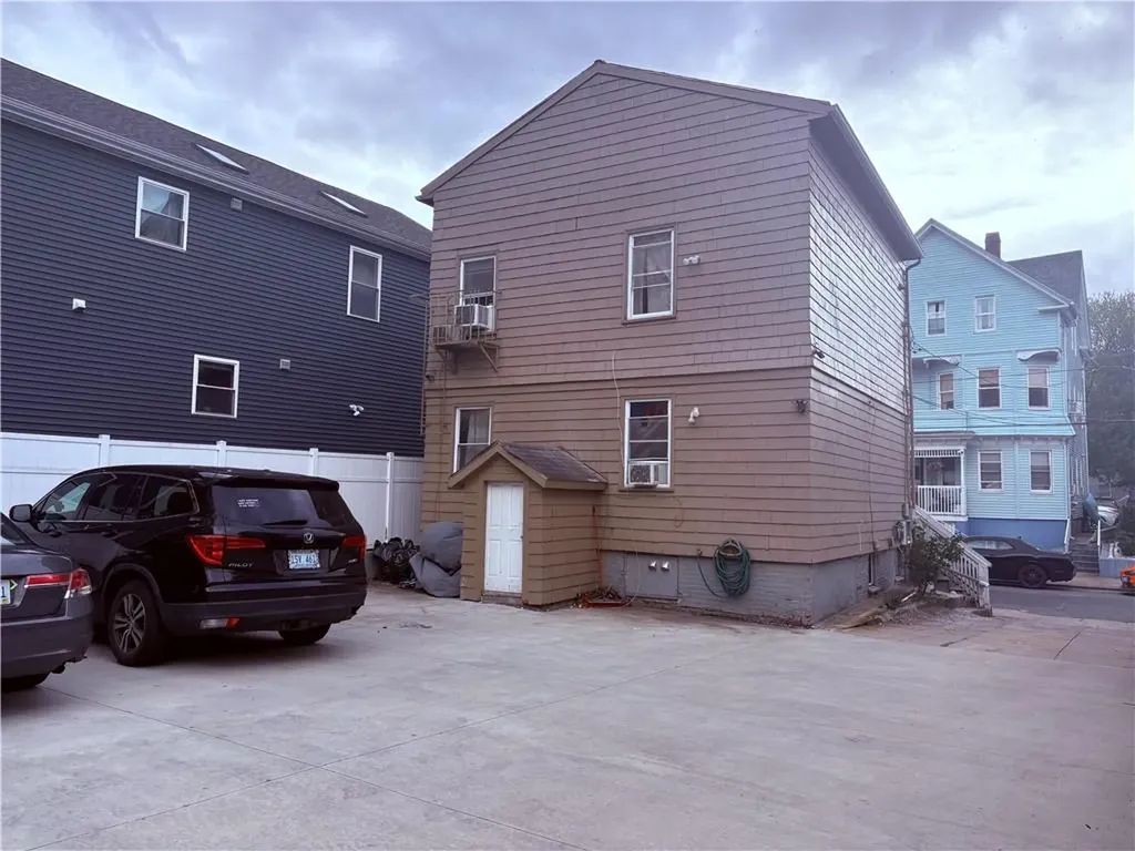 15 Alton Street Providence RI 02908