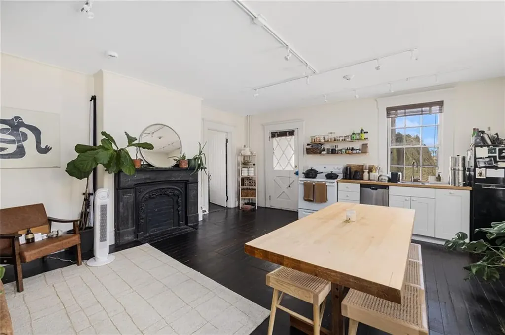 27 29 Franklin Street Newport RI 02840
