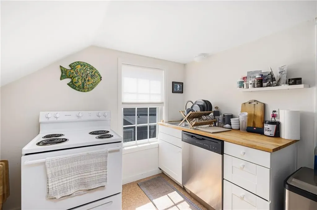 27 29 Franklin Street Newport RI 02840