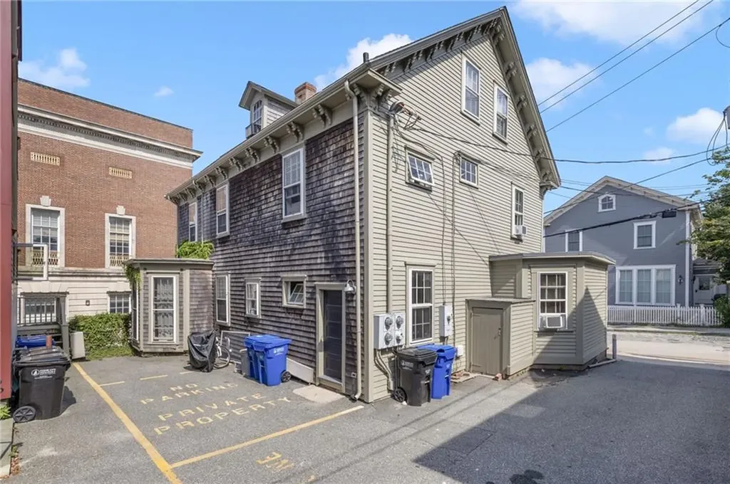 27 29 Franklin Street Newport RI 02840