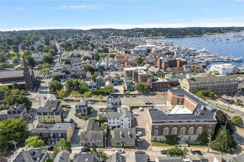 27 29 Franklin Street Newport RI 02840