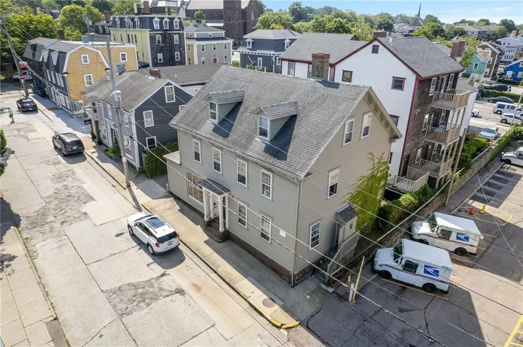 27 29 Franklin Street Newport RI 02840