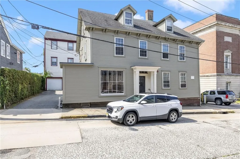 27 29 Franklin Street Newport RI 02840