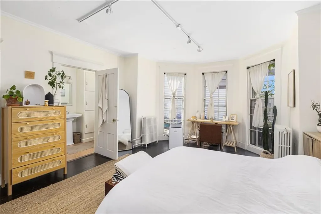 27 29 Franklin Street Newport RI 02840