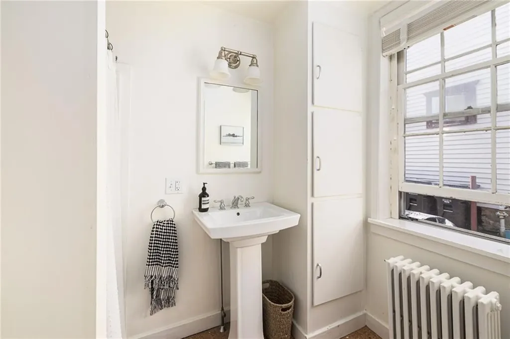 27 29 Franklin Street Newport RI 02840