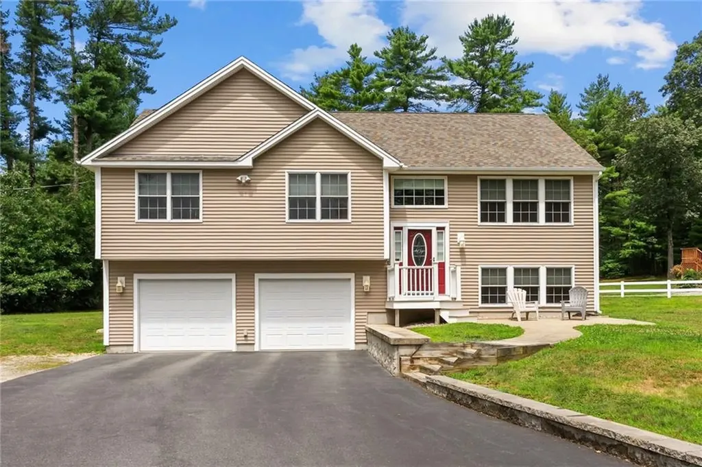 76 Lakehurst Drive Coventry RI 02816