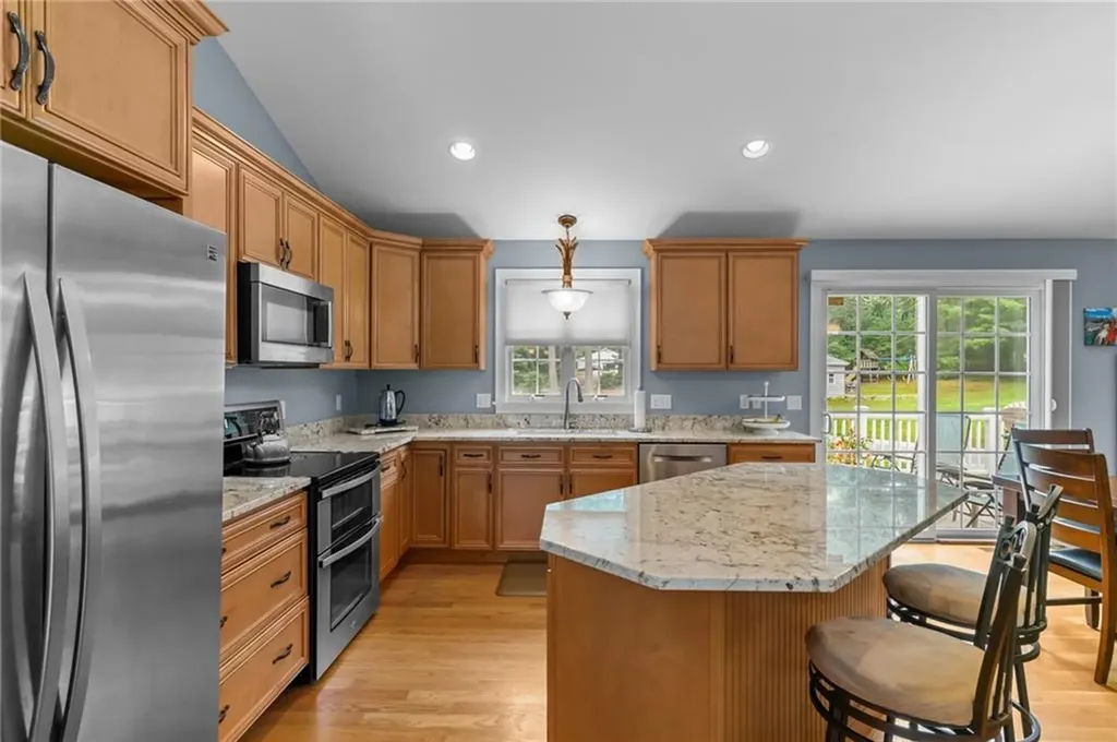76 Lakehurst Drive Coventry RI 02816