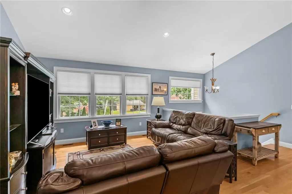 76 Lakehurst Drive Coventry RI 02816