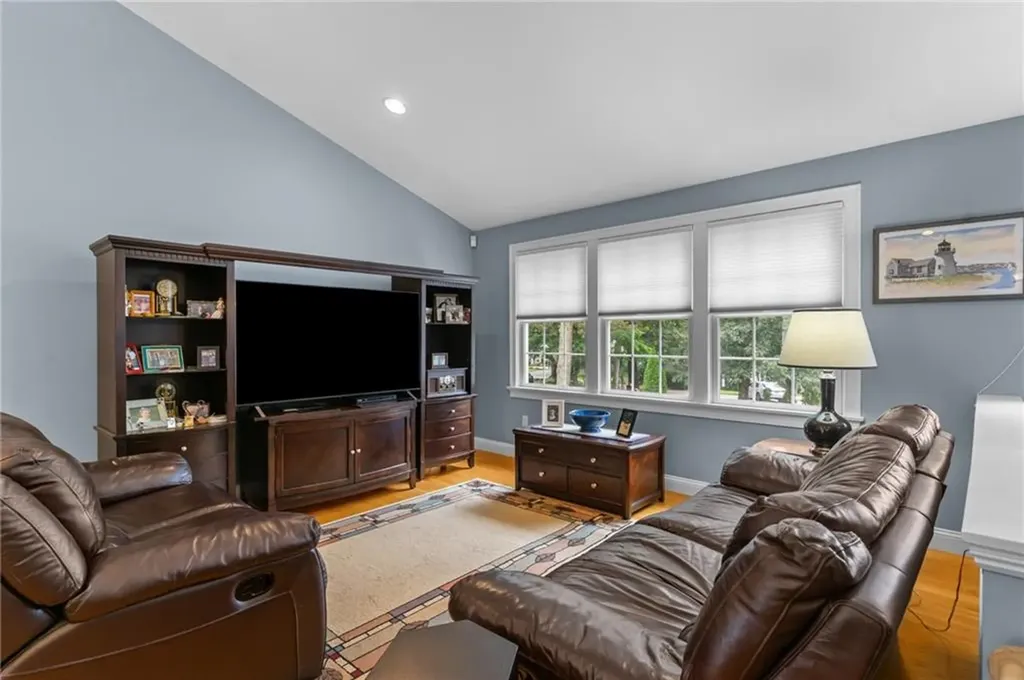 76 Lakehurst Drive Coventry RI 02816