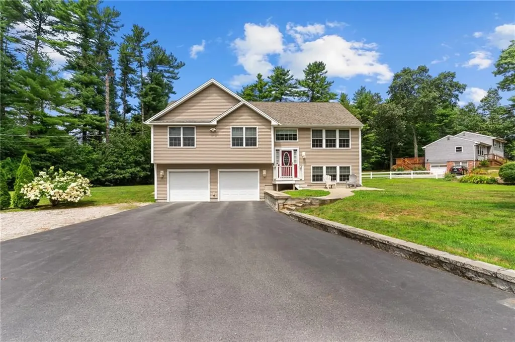 76 Lakehurst Drive Coventry RI 02816