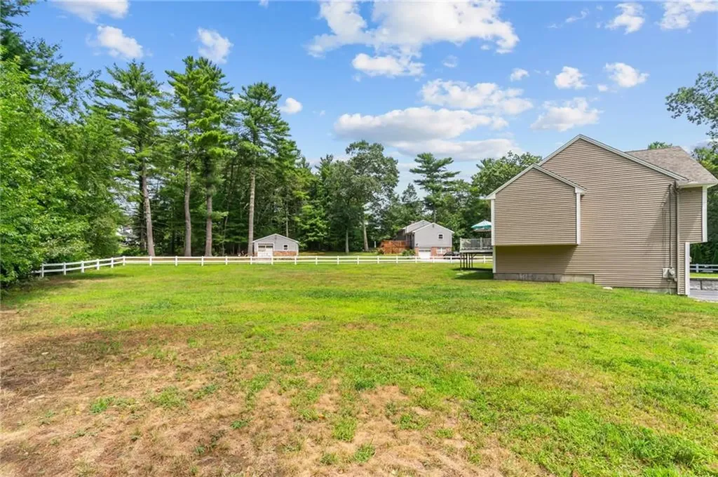 76 Lakehurst Drive Coventry RI 02816