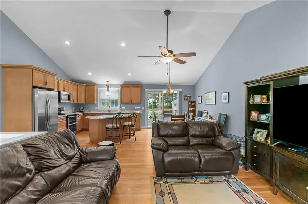76 Lakehurst Drive Coventry RI 02816