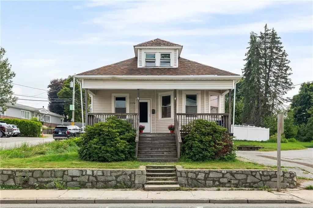 1476 Plainfield Pike Cranston RI 02920