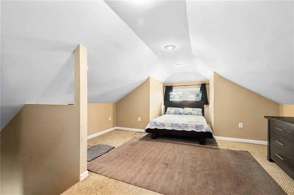 1476 Plainfield Pike Cranston RI 02920