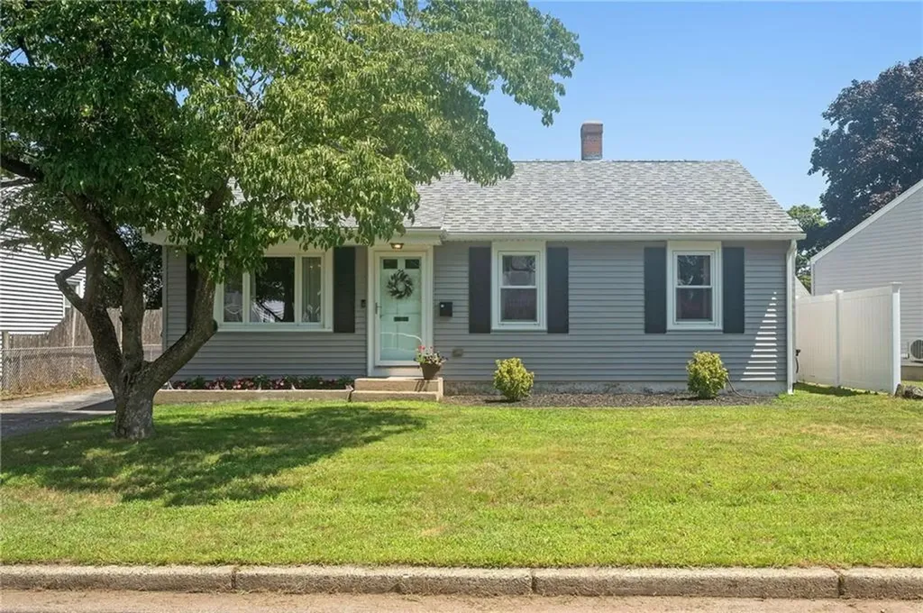 25 Elmcrest Drive Pawtucket RI 02861