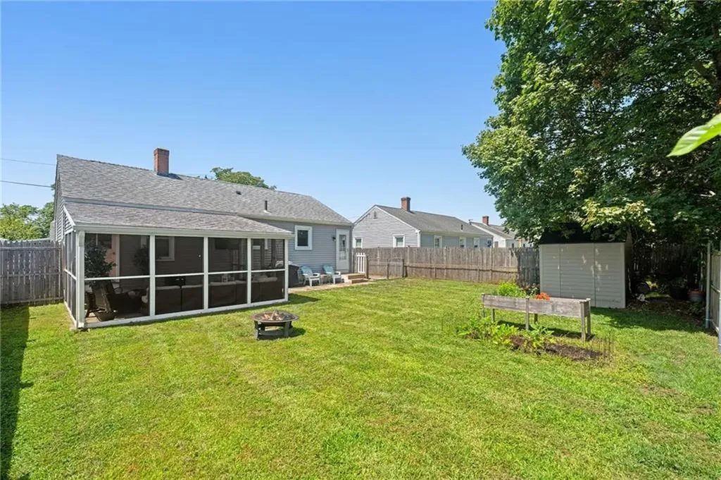 25 Elmcrest Drive Pawtucket RI 02861