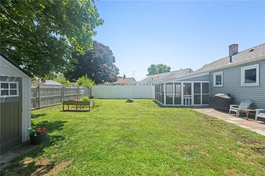 25 Elmcrest Drive Pawtucket RI 02861