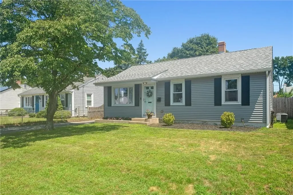 25 Elmcrest Drive Pawtucket RI 02861