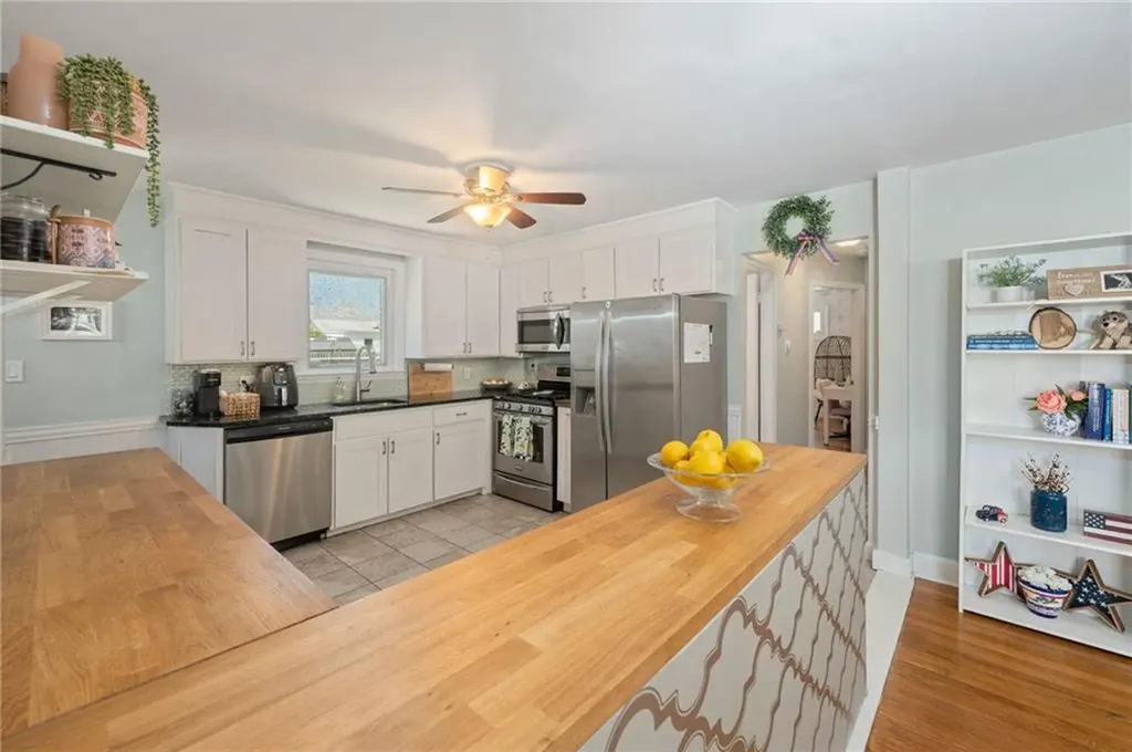 25 Elmcrest Drive Pawtucket RI 02861