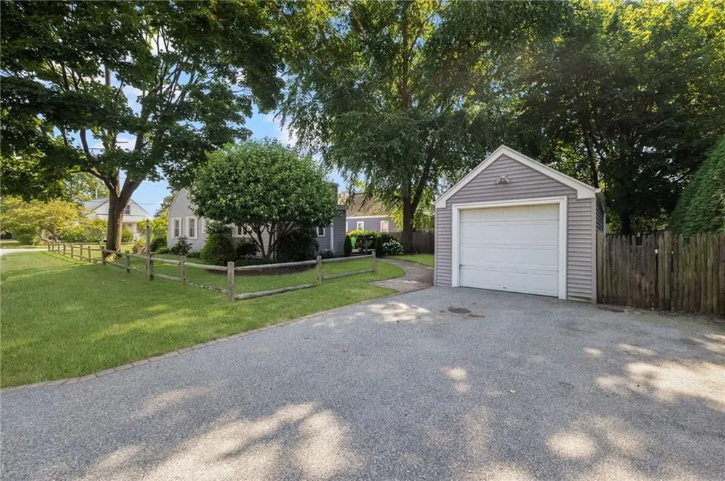 154 Chapmans Avenue Warwick RI 02886