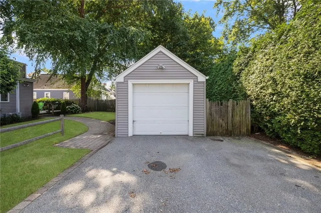 154 Chapmans Avenue Warwick RI 02886